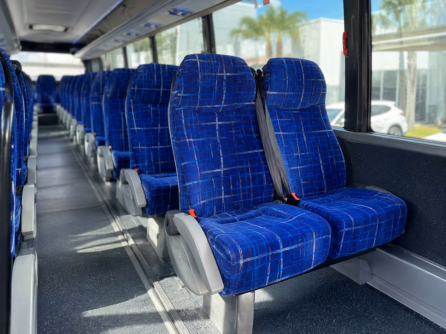 shuttle guests between hayward hotels and your ceremony venue without the stress